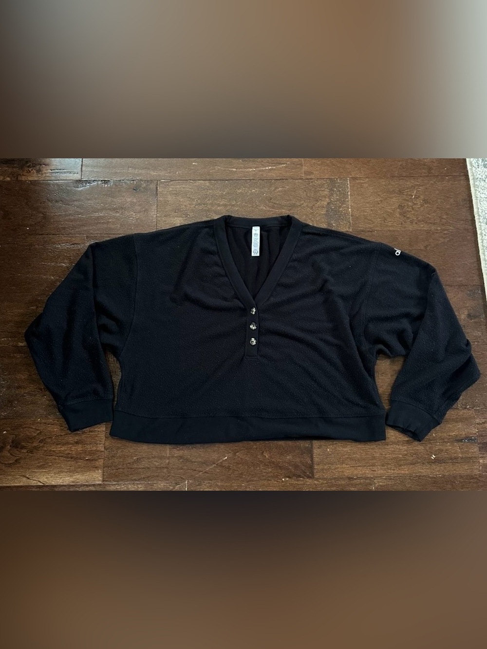 ALO Yoga Black Henley Pullover Cropped Size Small-EUC - Picture 2 of 9